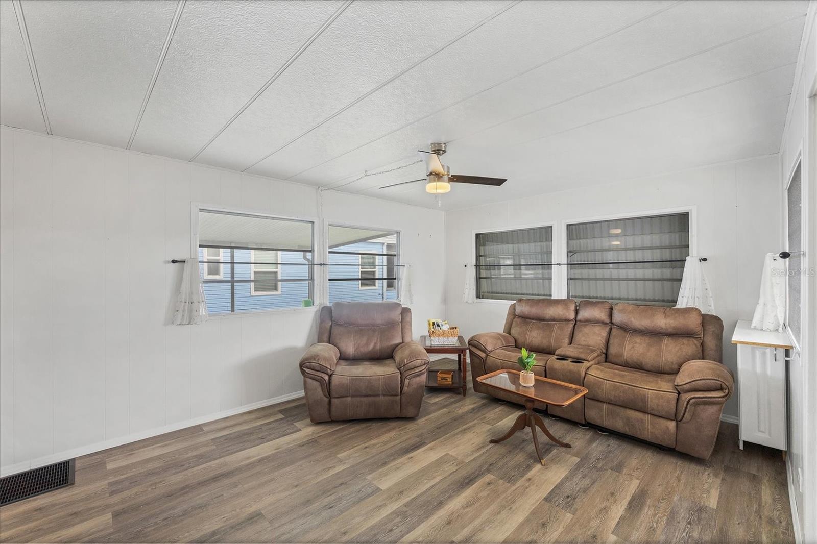 TIDEVUE/DE SOTO COMMUNITY UNIT ONE - Residential