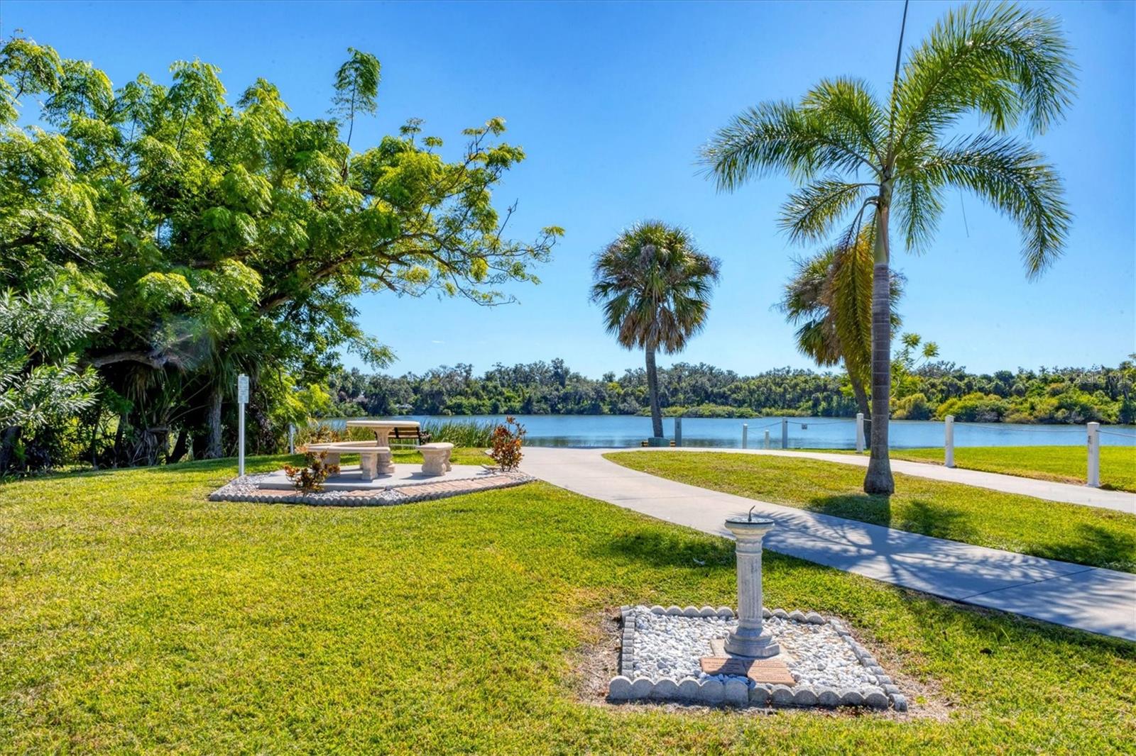 TIDEVUE/DE SOTO COMMUNITY UNIT ONE - Residential