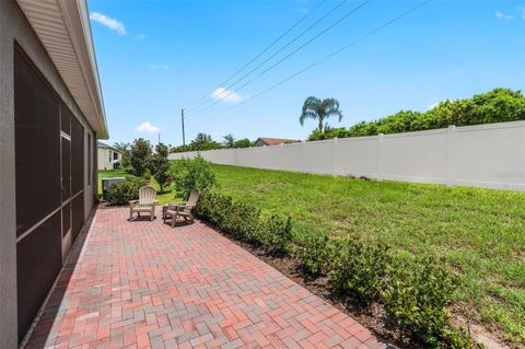 A home in WINTER HAVEN