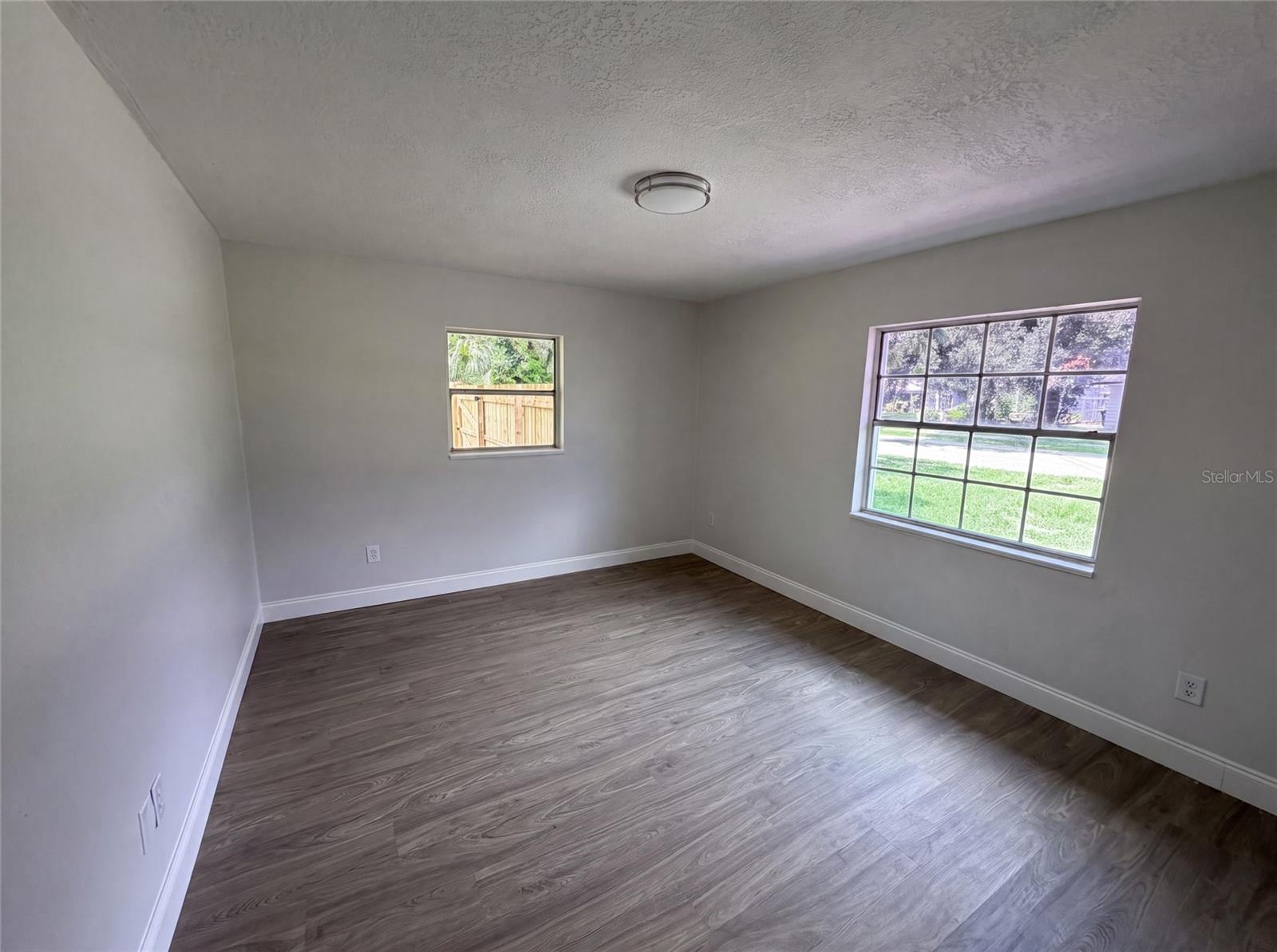 585 HEWETT DRIVE