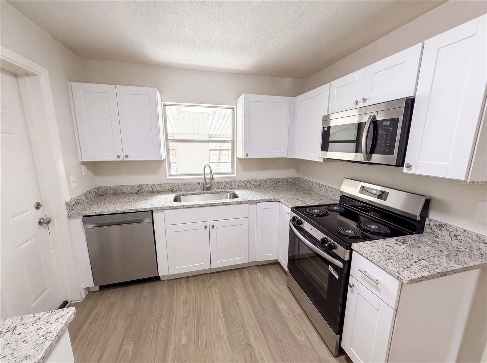 585 HEWETT DRIVE
