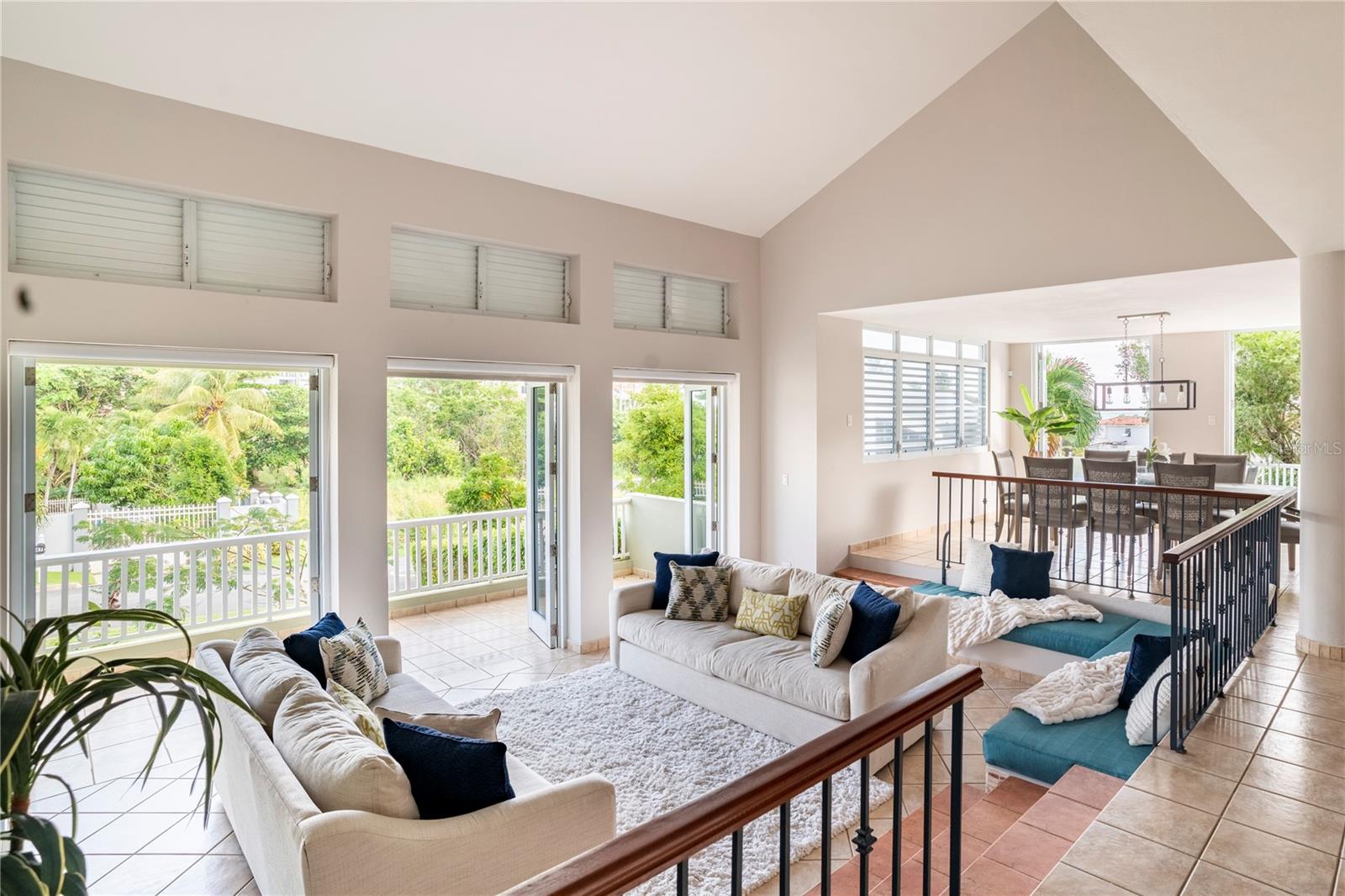 37 SURFSIDE
