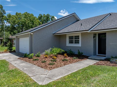 A home in LAKELAND