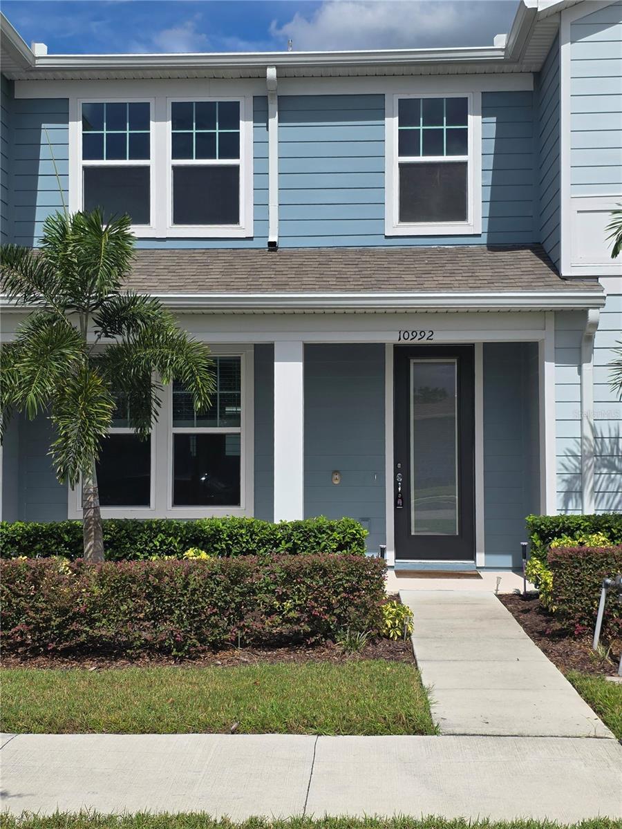 Move-in ready 3 bed / 2.5 bath townhome in a prime Orlando location! Built in 2023, this well-designed 1,620 sq ft home offers a bright, open-concept layout with no wasted space and smart storage solutions, including a large pantry and bonus storage under the stairs.
Enjoy no carpet throughout — upgraded tile on the main level and luxury vinyl plank upstairs. The spacious kitchen and living area are filled with natural light, perfect for both relaxing and entertaining. Upstairs features three well-sized bedrooms, including a private primary suite.
Additional features include a 2-car garage with 240V 60AMP hardwire installed and EV charger ready. Located just 15 minutes to Lake Nona and Orlando International Airport, and 25 minutes to Orlando’s world-class theme parks.
Ideal for homeowners or investors looking for a low-maintenance, newer construction home in a growing area.