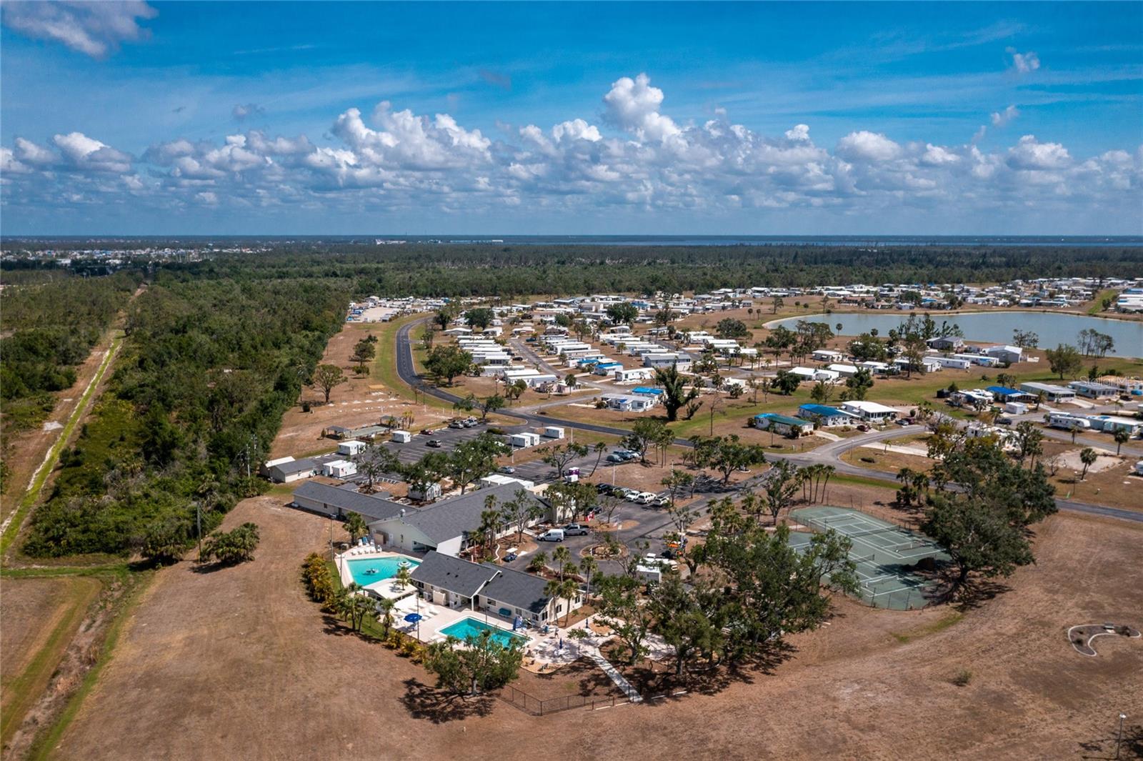 VILLAGE HOLIDAY LAKE - Residential