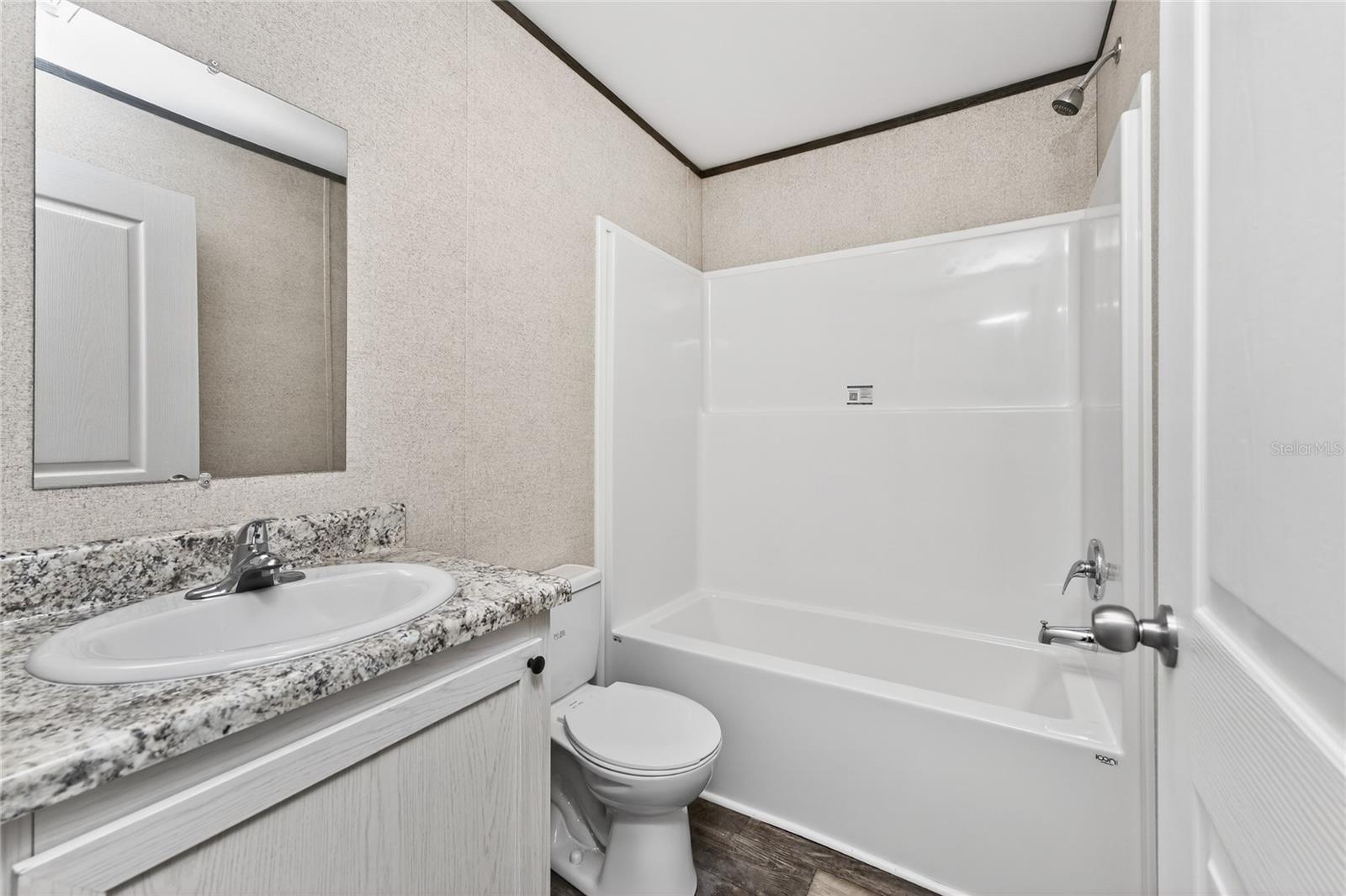 VILLAGE HOLIDAY LAKE - Residential