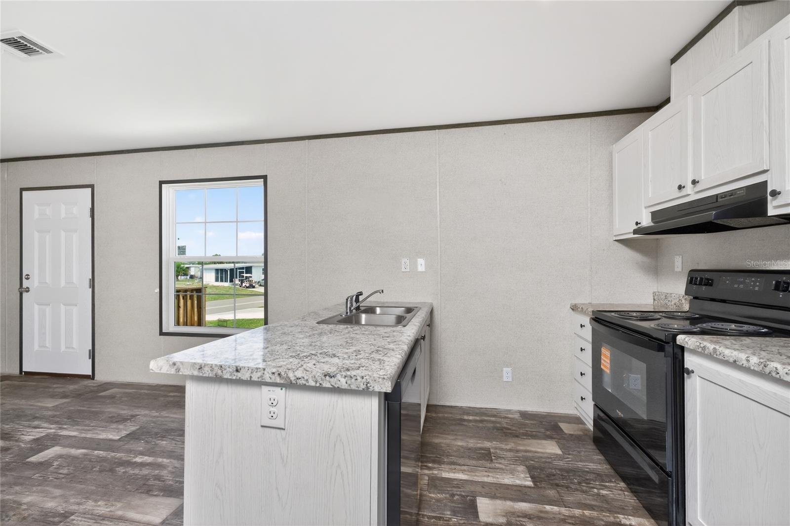 VILLAGE HOLIDAY LAKE - Residential