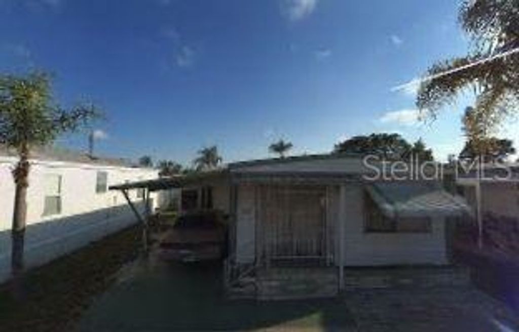 Photo of 1707 21st Avenue W, Bradenton, FL 34205 (MLS # A4685385)