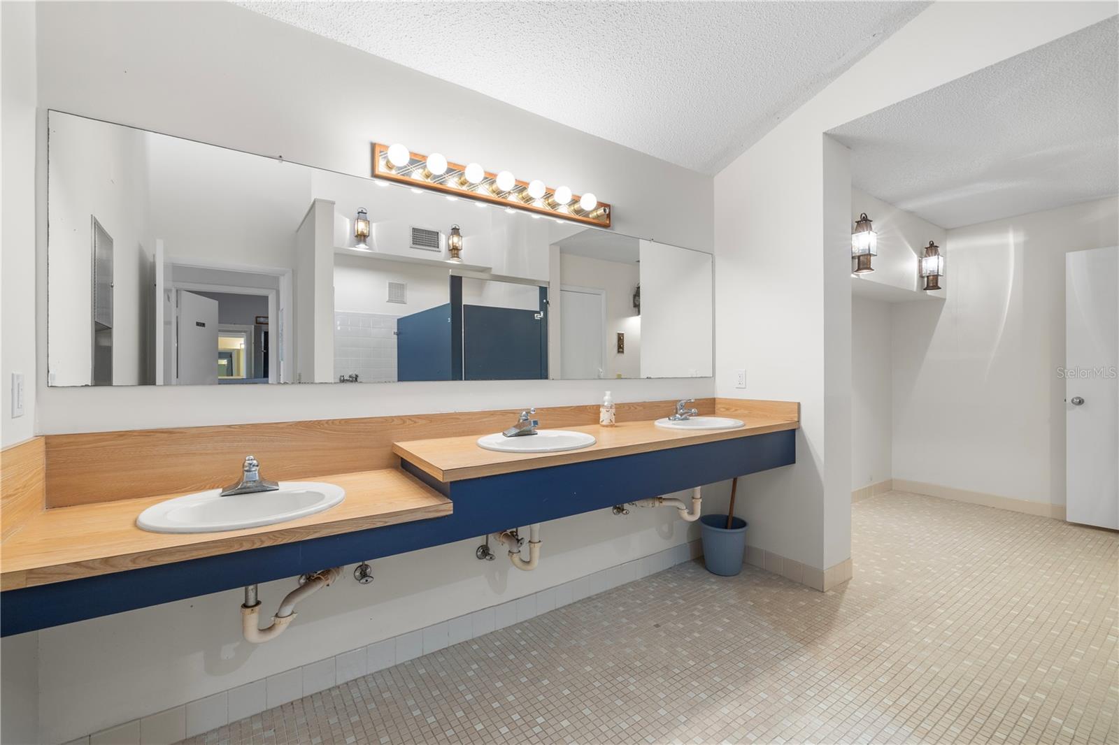 LIGHTHOUSE HARBOR MARINA CONDO - Residential