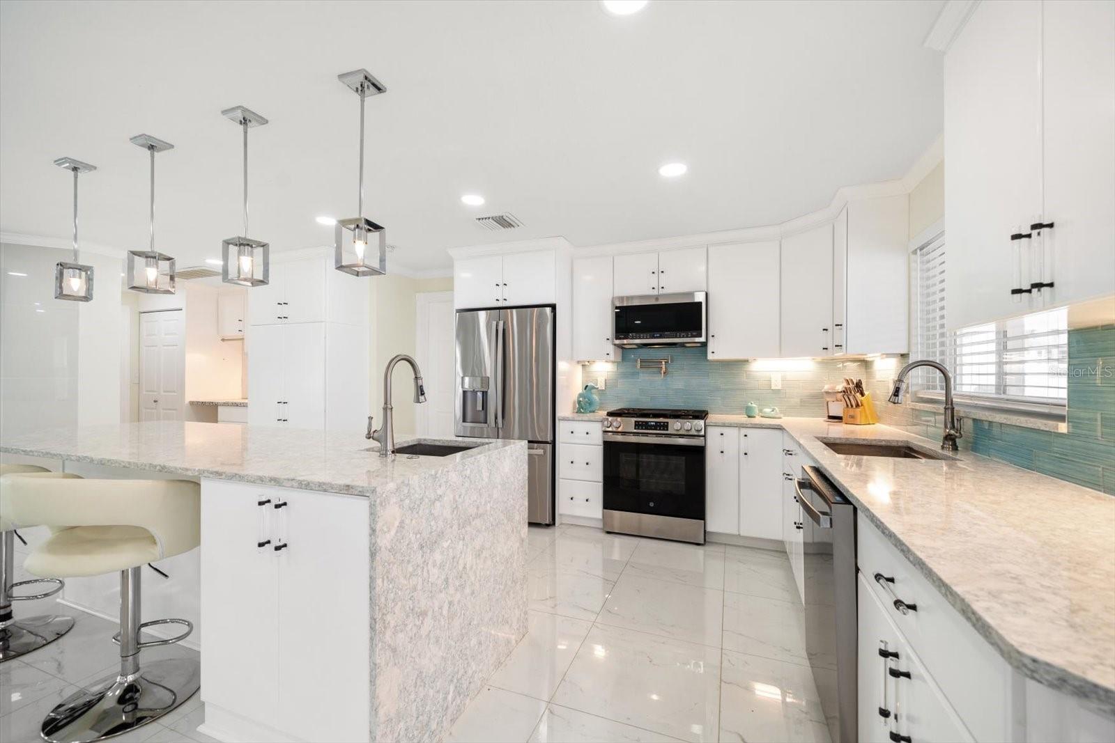 HARBOR HILLS ESTATES - Residential