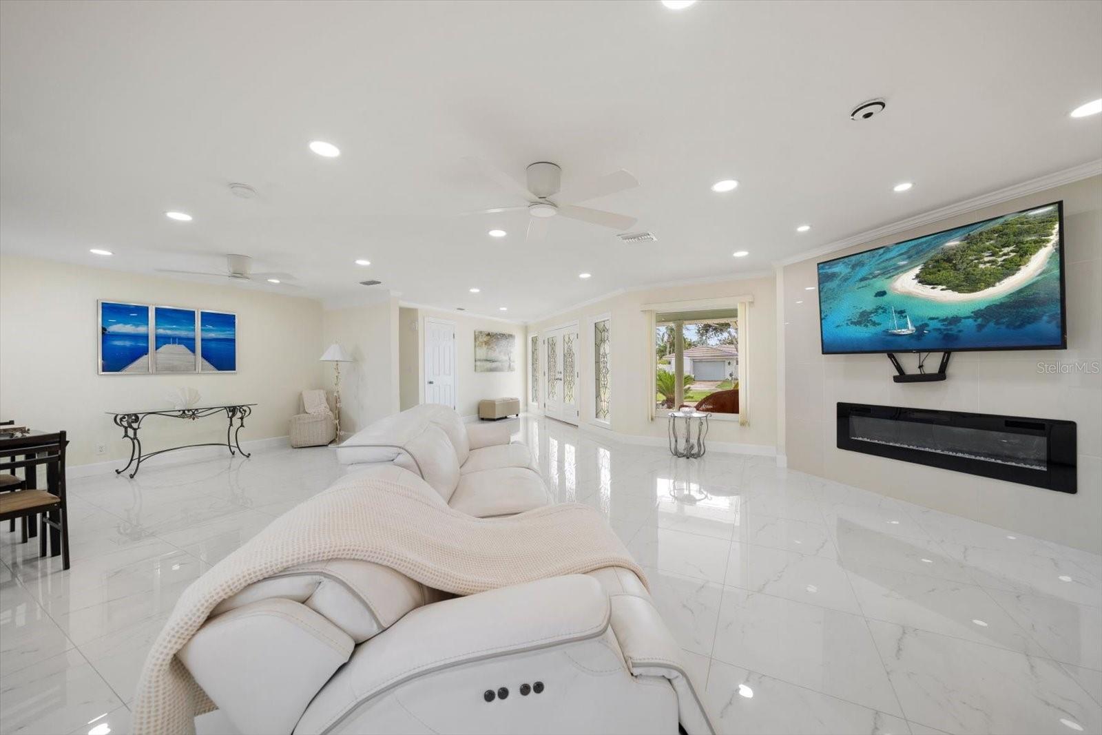 HARBOR HILLS ESTATES - Residential