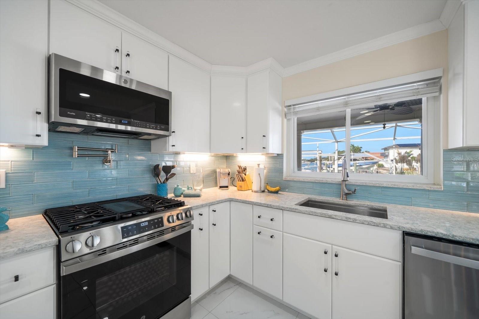 HARBOR HILLS ESTATES - Residential