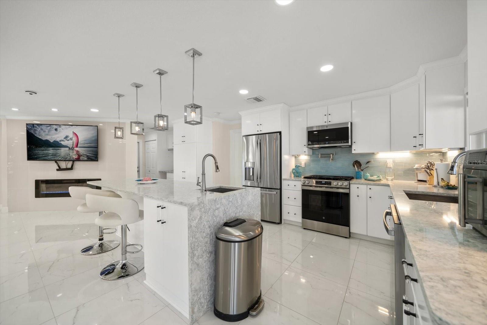 HARBOR HILLS ESTATES - Residential