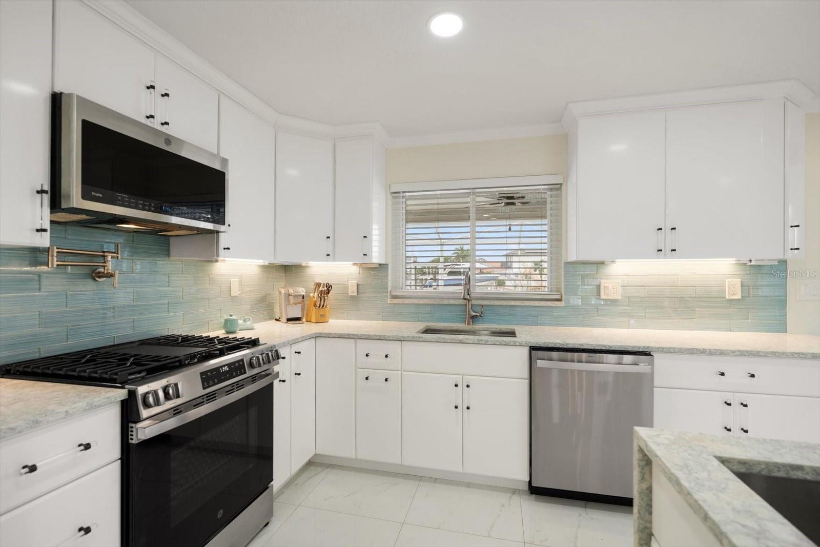 HARBOR HILLS ESTATES - Residential