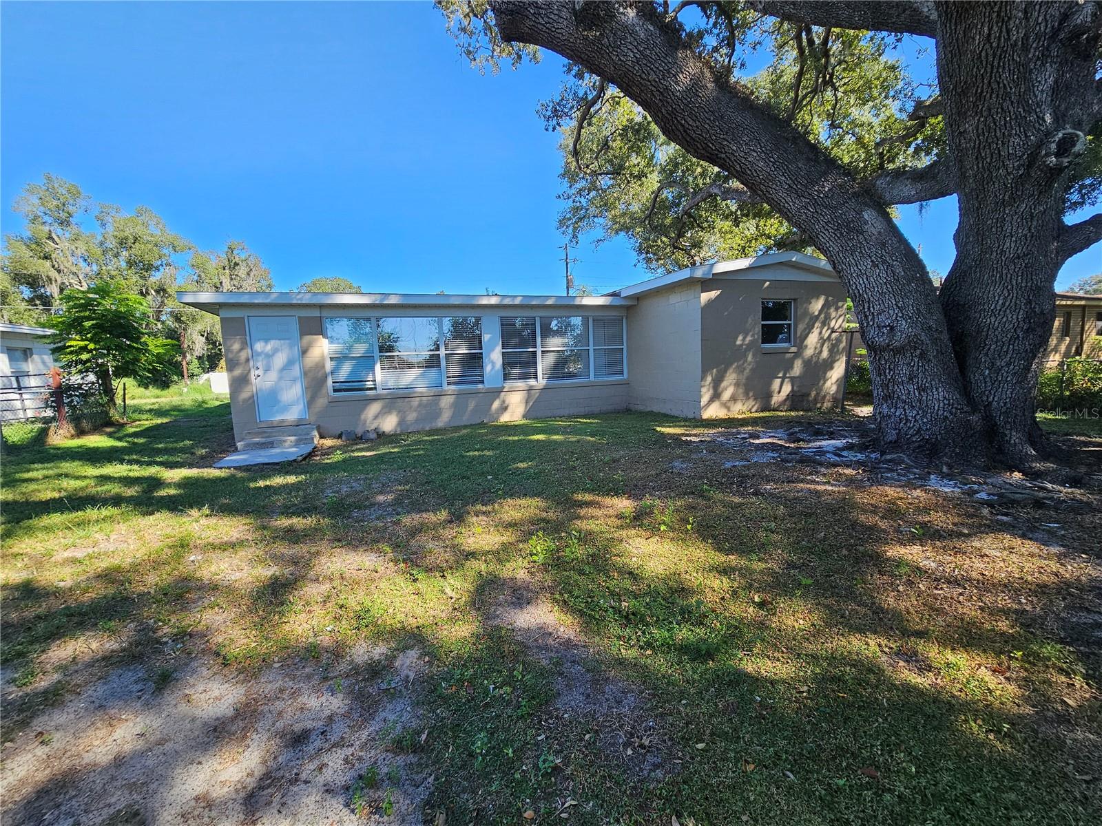 LEESBURG HILLTOP VIEW SUB - Residential Lease