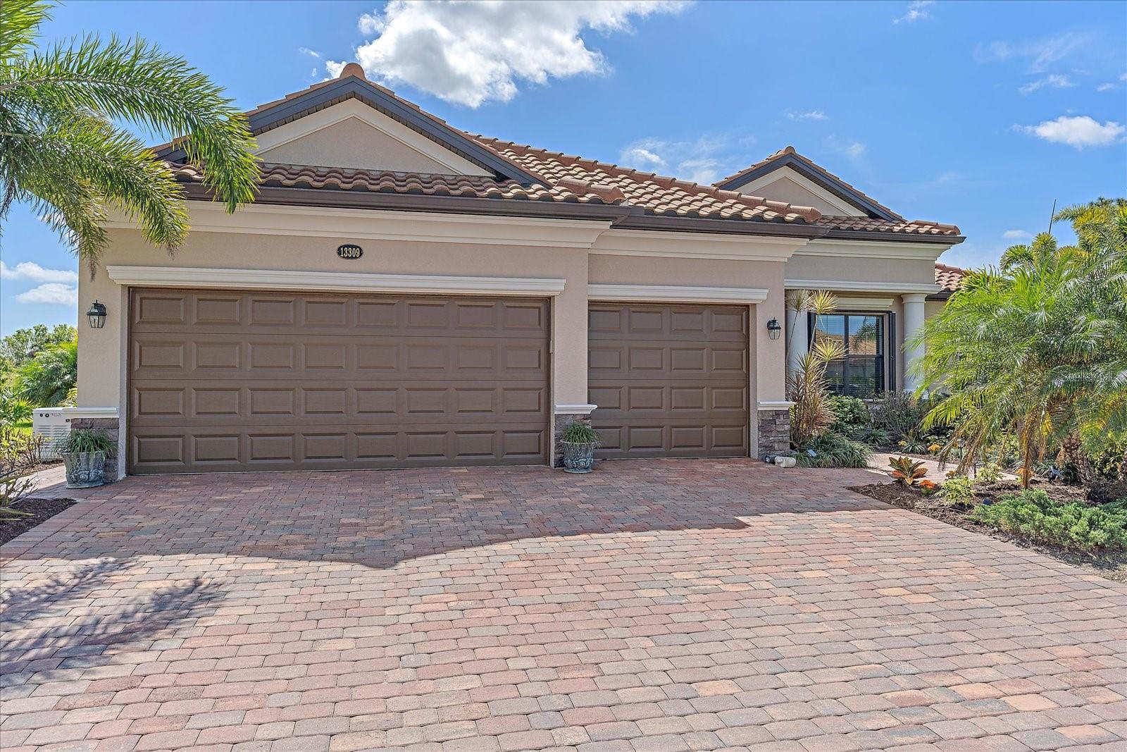 Picture for the property N6125834, 4 beds, 3 baths