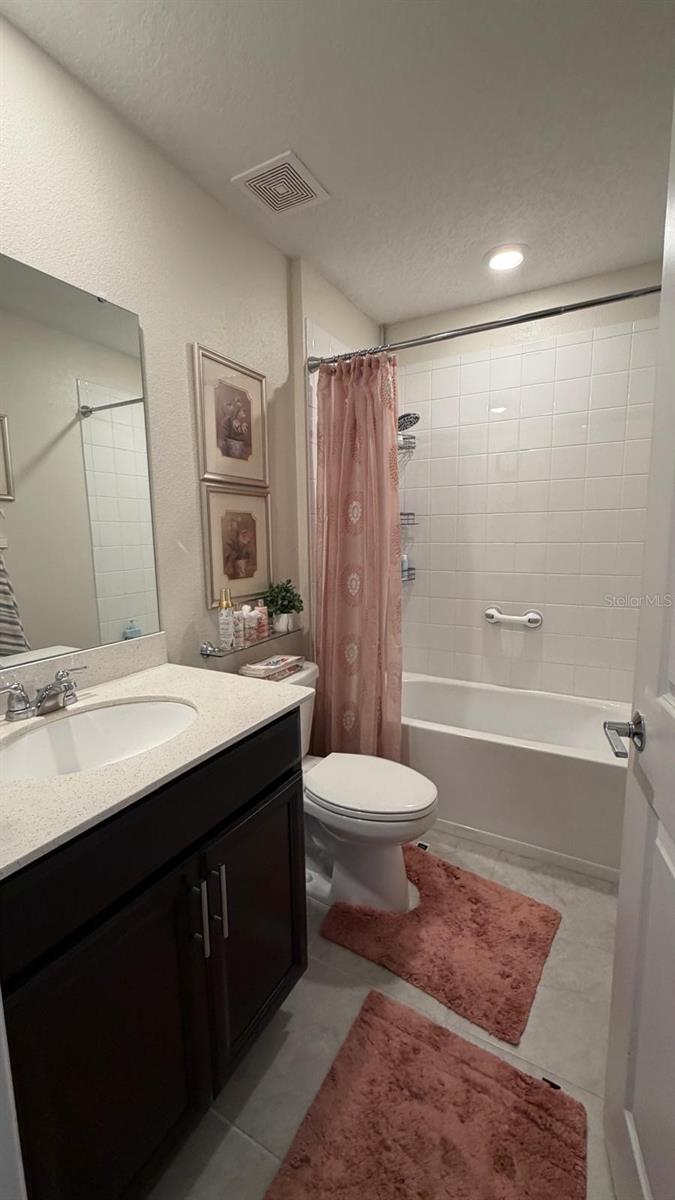GREATER LAKES PH 4 - Residential Lease