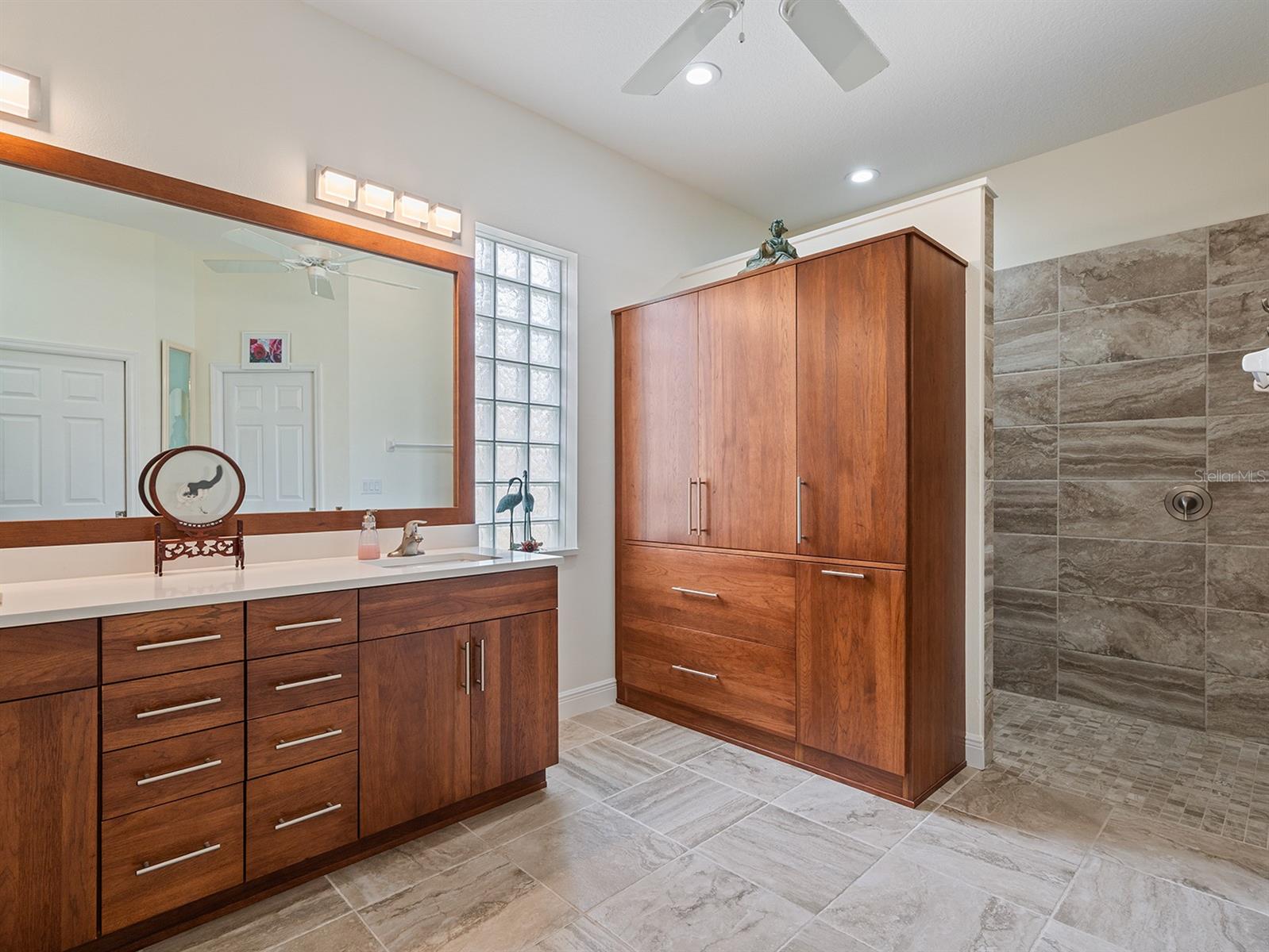 8348 BRIDGEPORT BAY CIRCLE