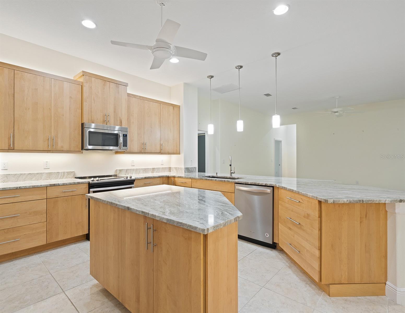 LAKES OF MOUNT DORA - Residential