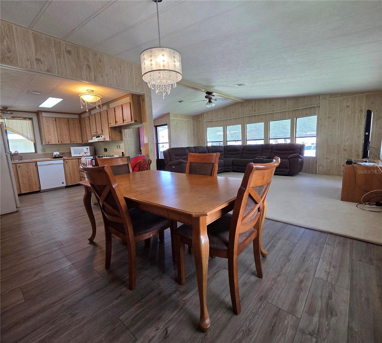 2430 FAIRBLUFF ROAD 1556