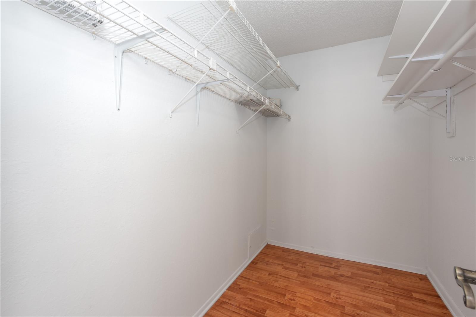 DOLPHIN COVE CLEARWATER - Residential Lease