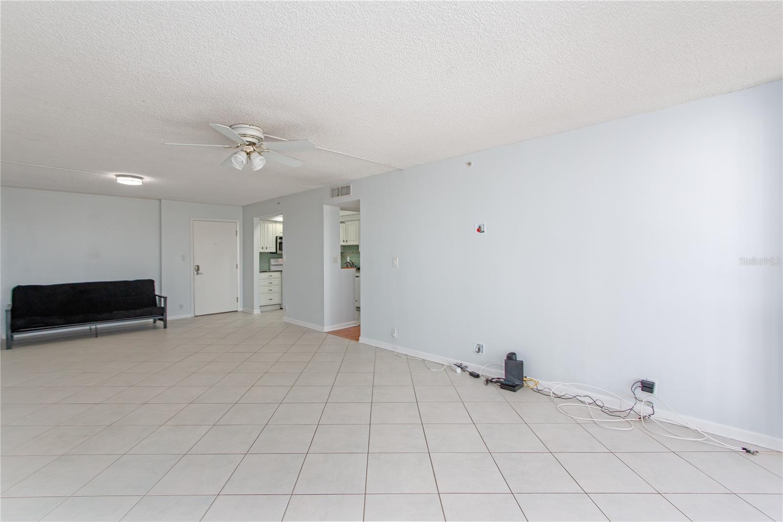 DOLPHIN COVE CLEARWATER - Residential Lease