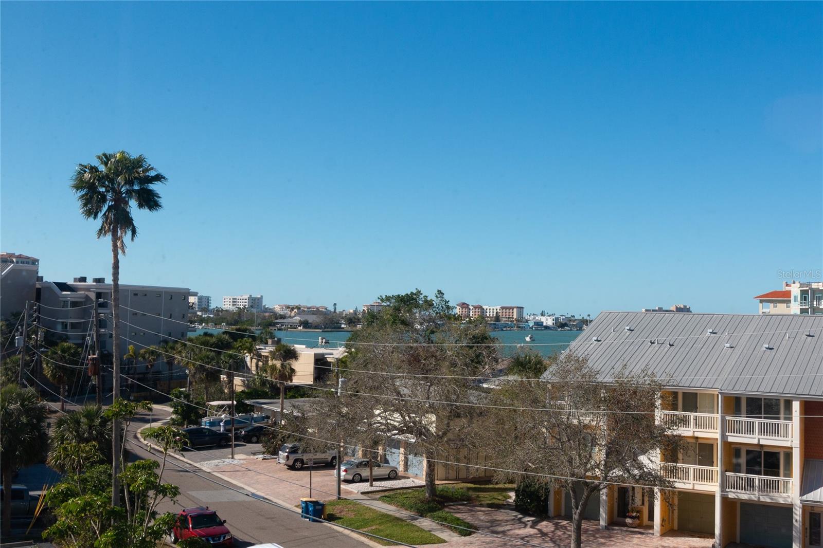 DOLPHIN COVE CLEARWATER - Residential Lease