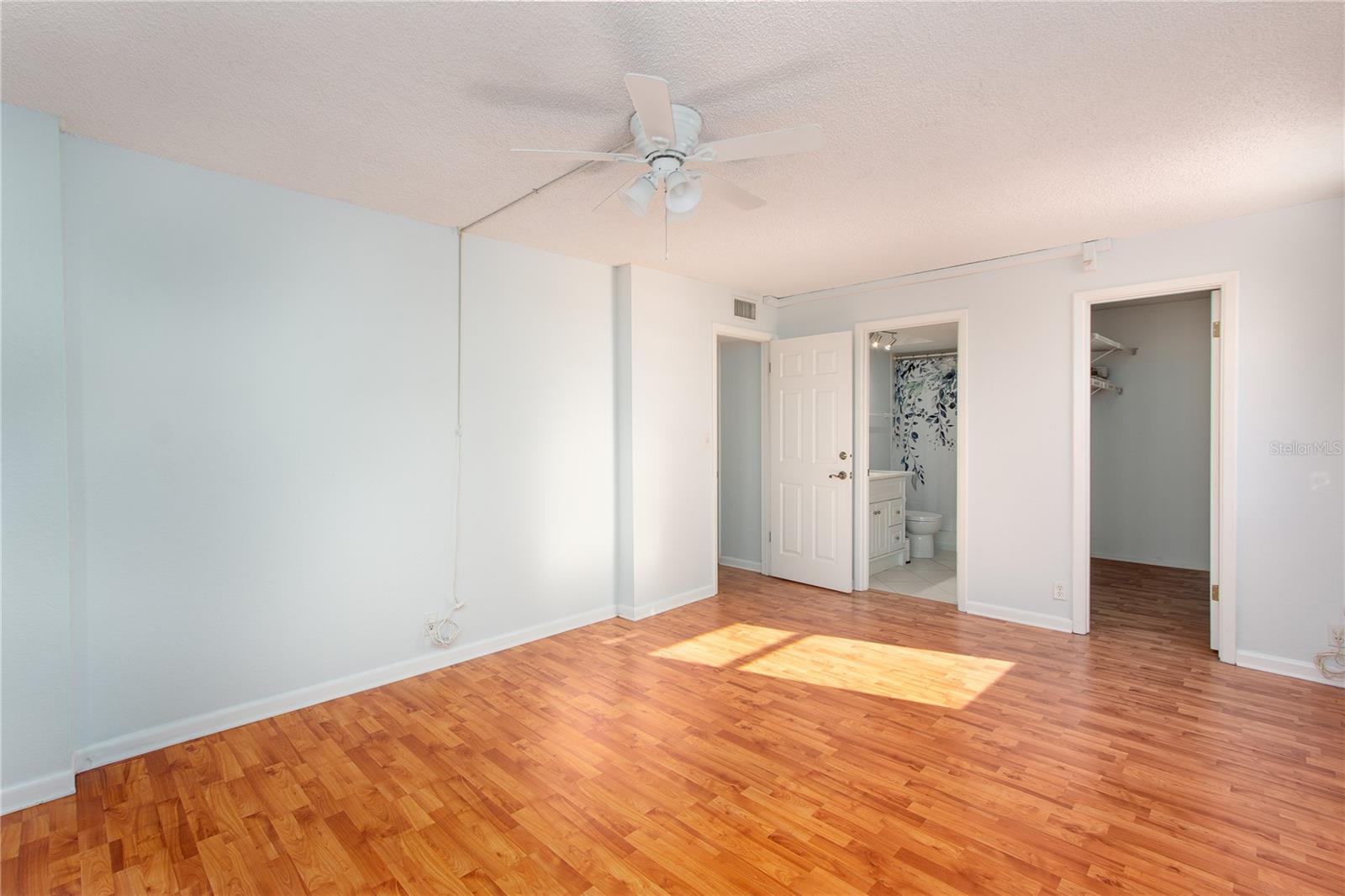 DOLPHIN COVE CLEARWATER - Residential Lease