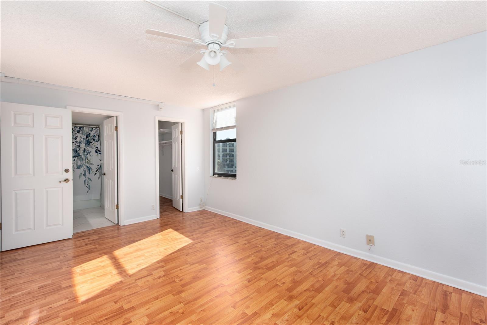 DOLPHIN COVE CLEARWATER - Residential Lease