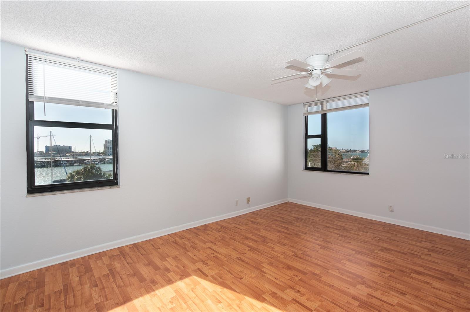 DOLPHIN COVE CLEARWATER - Residential Lease