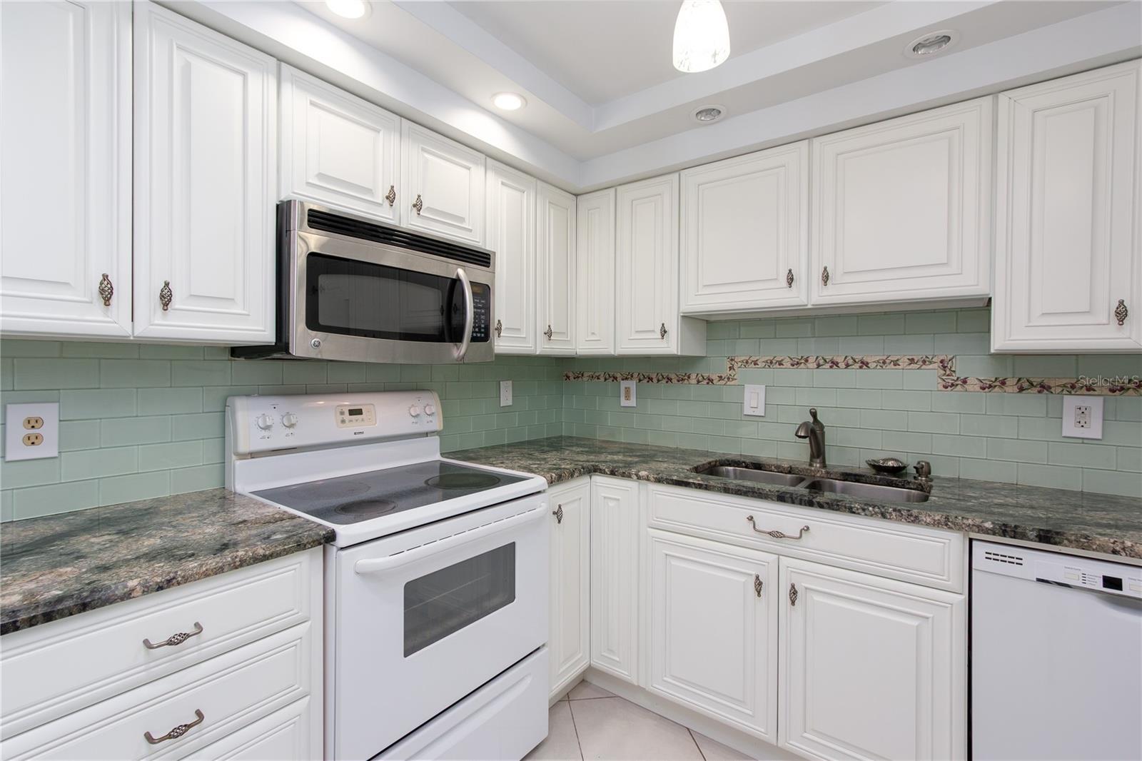 DOLPHIN COVE CLEARWATER - Residential Lease