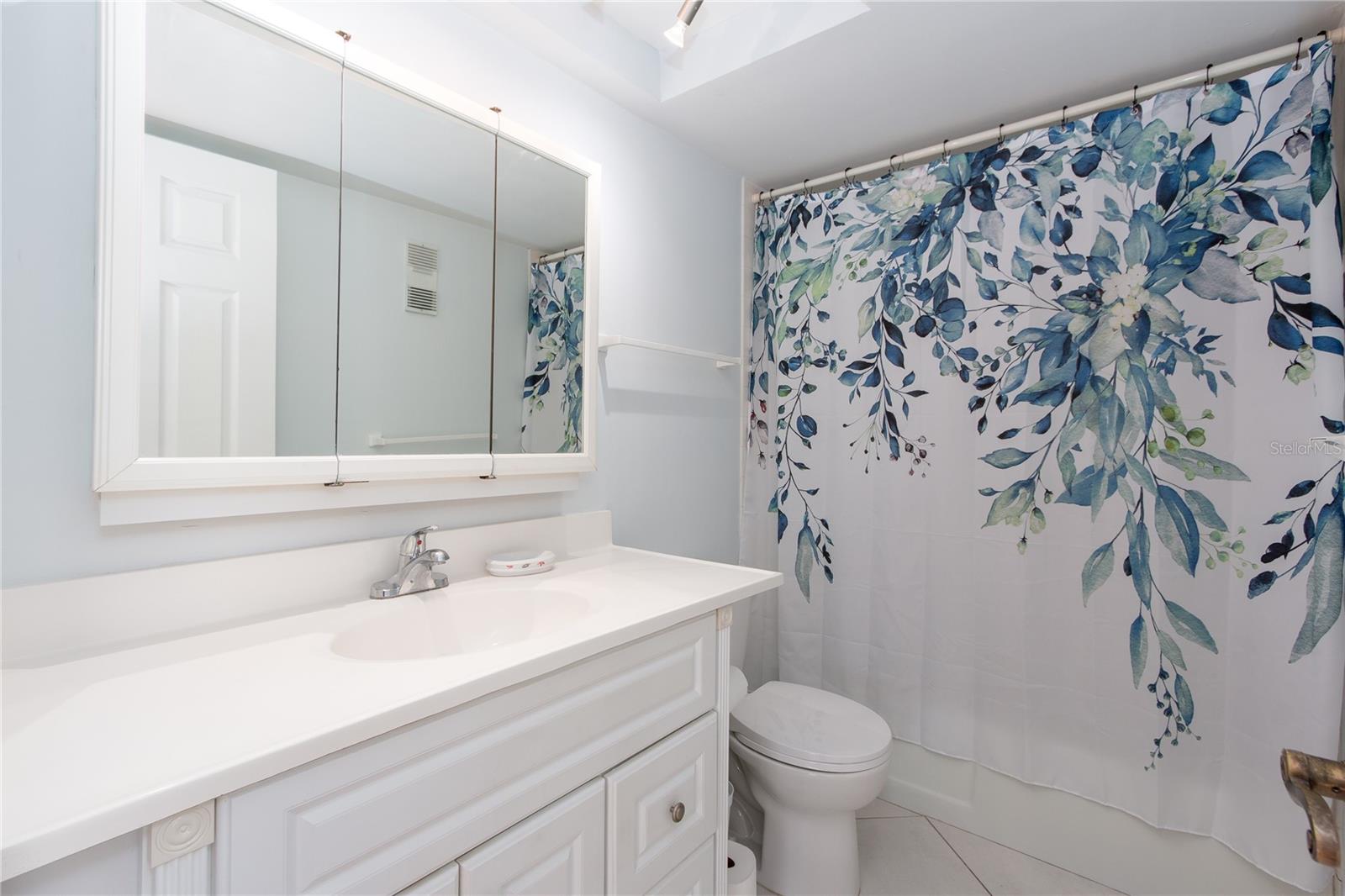 DOLPHIN COVE CLEARWATER - Residential Lease