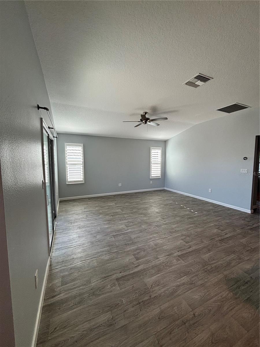 OXFORD OAKS PH 1 - Residential Lease