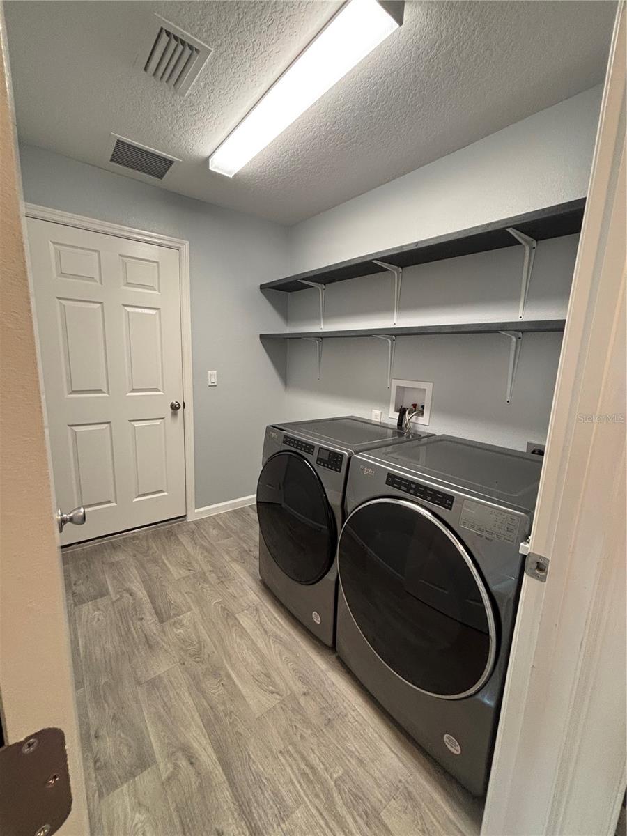 OXFORD OAKS PH 1 - Residential Lease