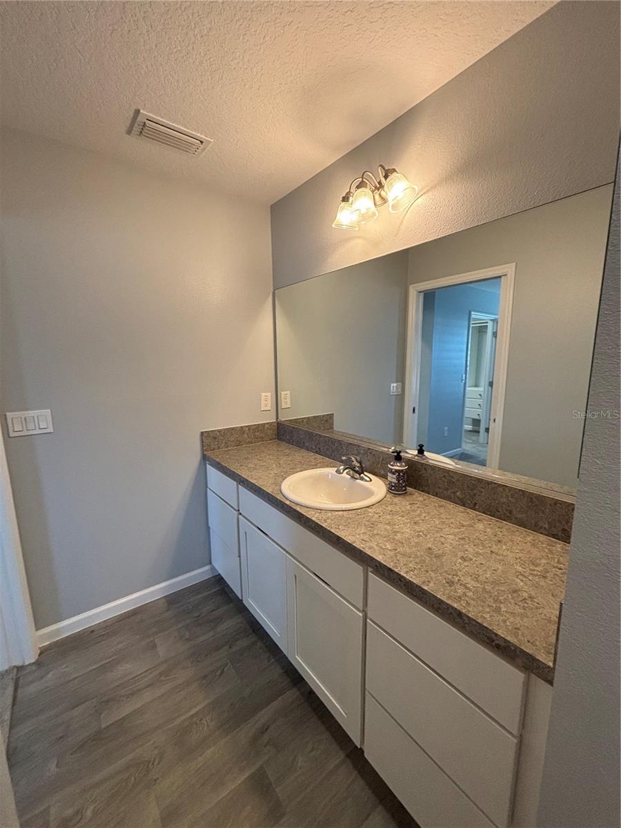 OXFORD OAKS PH 1 - Residential Lease