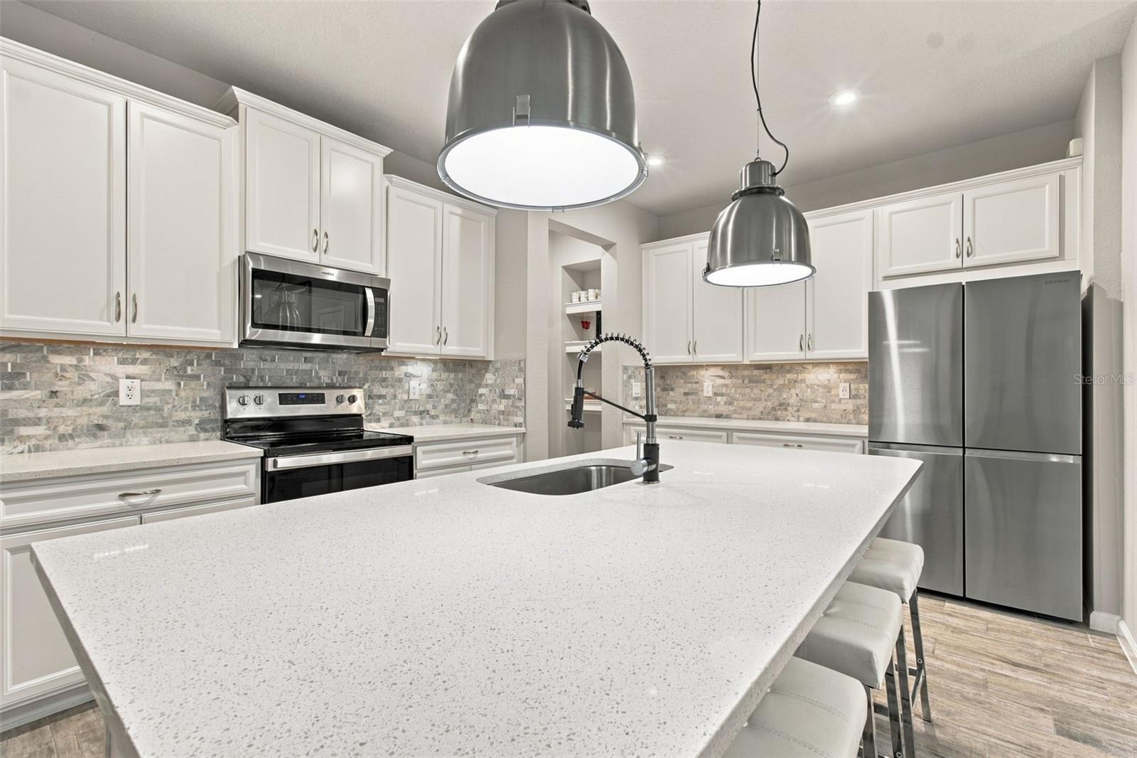 4242 CLOUD HOPPER WAY