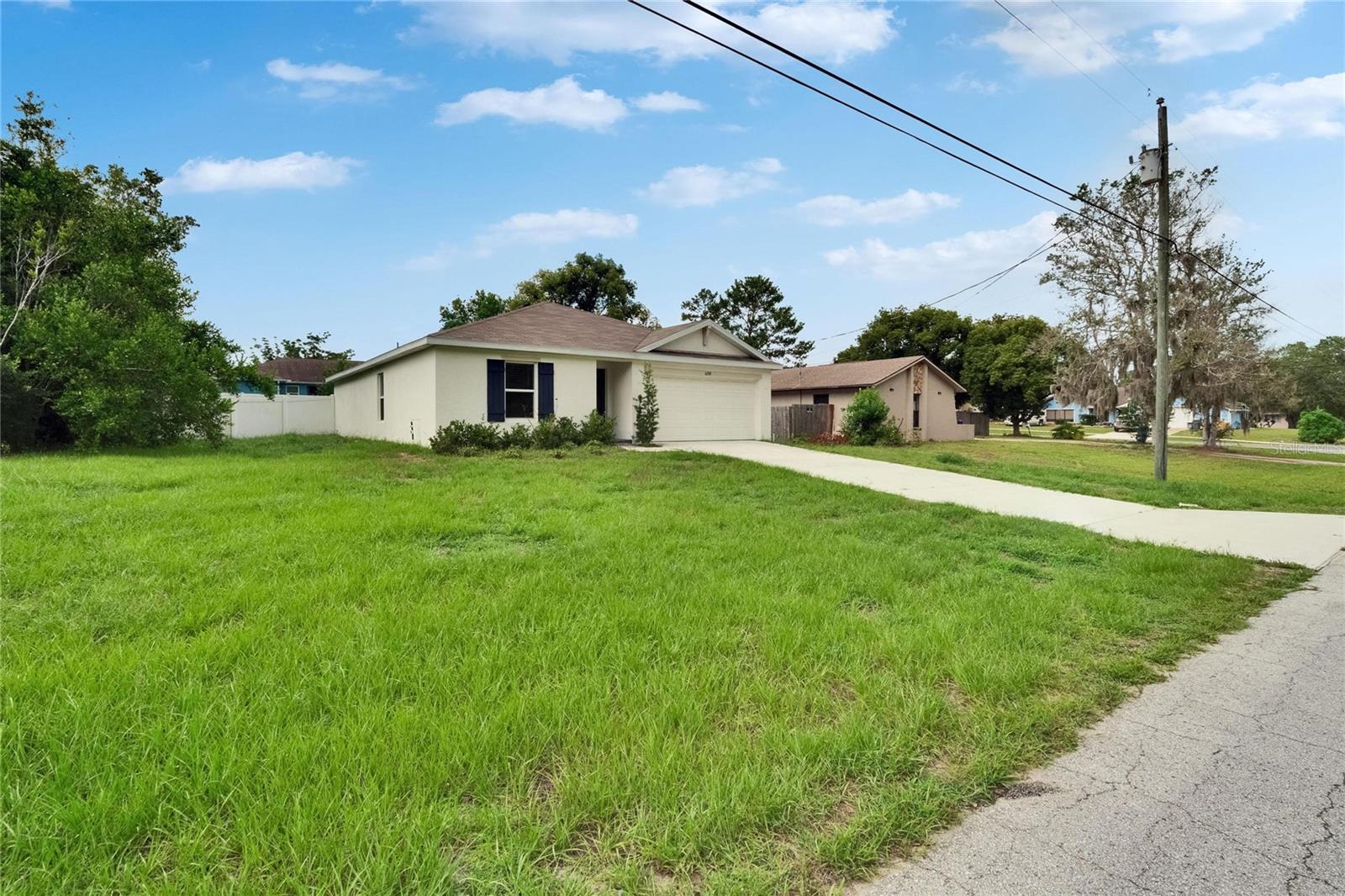Welcome to 10392 Sheffield Road – a bright and spacious 4-bedroom, 2-bathroom single-family home located in a quiet and desirable neighborhood in Spring Hill, FL. This well-maintained property offers comfortable living with a functional layout, perfect for families or anyone seeking space and convenience.
Situated near schools, parks, shopping centers, and restaurants. Ready to make this your next home? Schedule a showing today!
