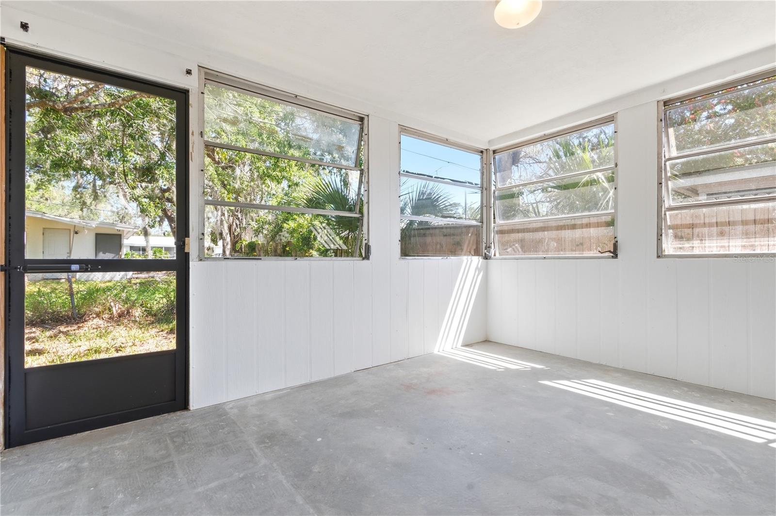 JERIVERNE PLAZA - Residential