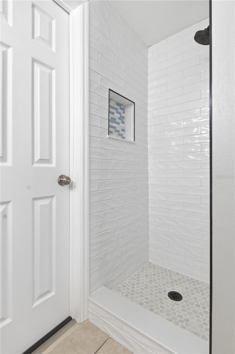 JERIVERNE PLAZA - Residential