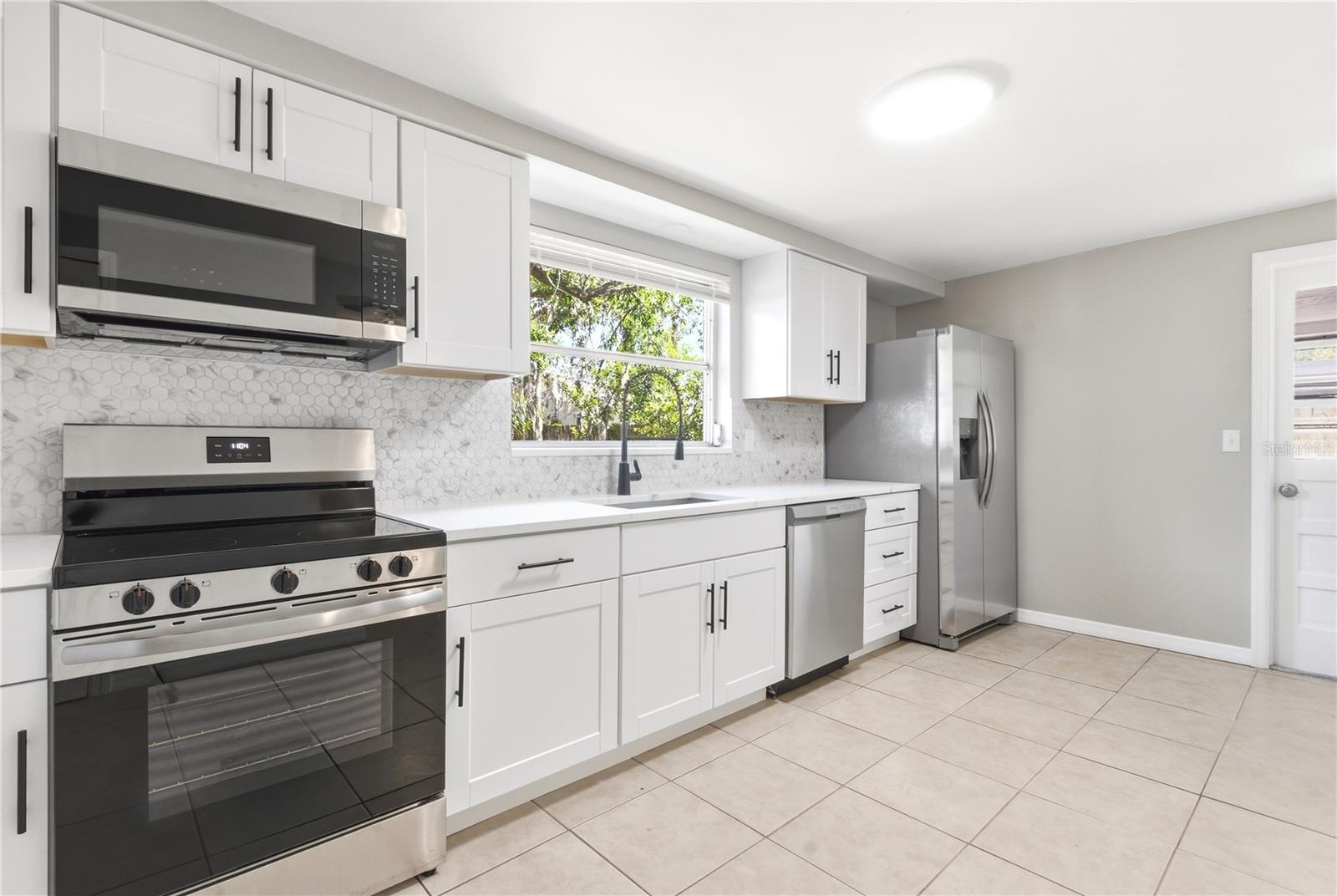 JERIVERNE PLAZA - Residential