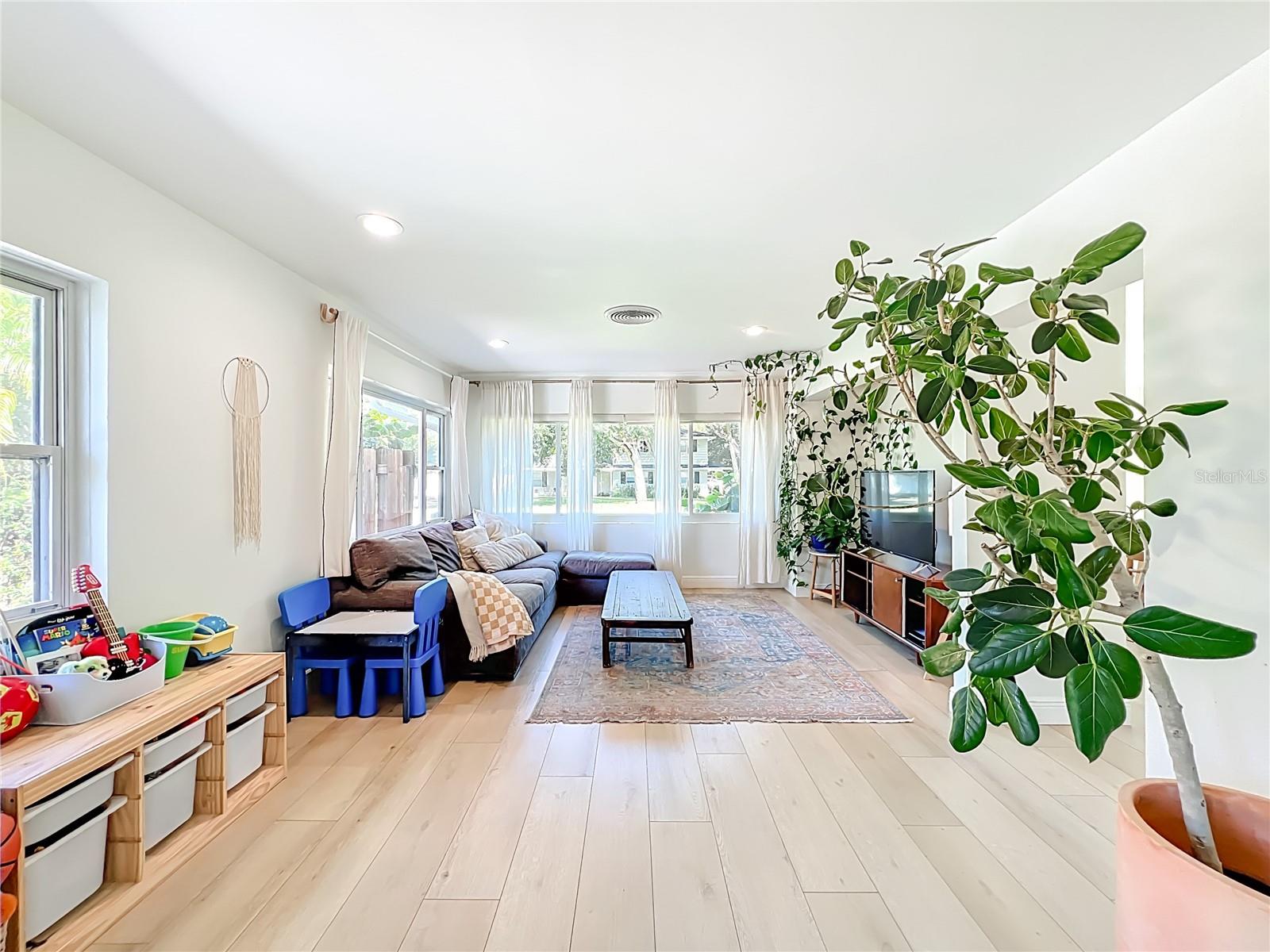 DOMMERICH ESTATES 1ST ADD - Residential