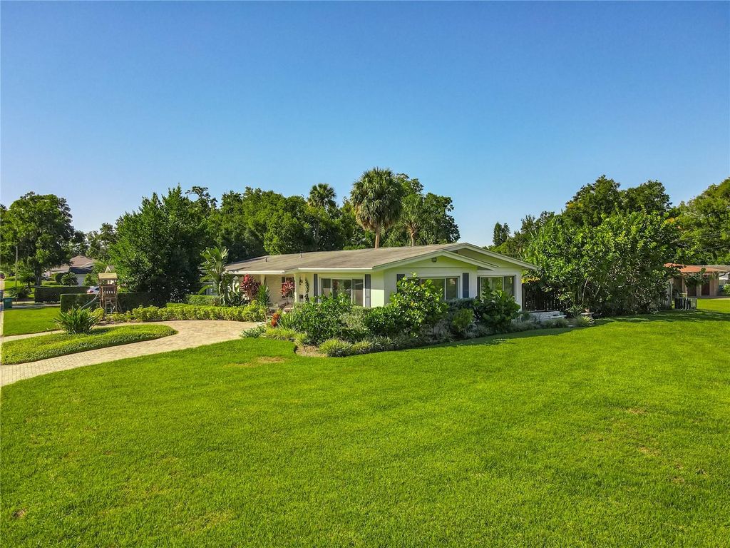 Photo of 535 Pawnee Trail, Maitland, FL 32751 (MLS # O6389344)