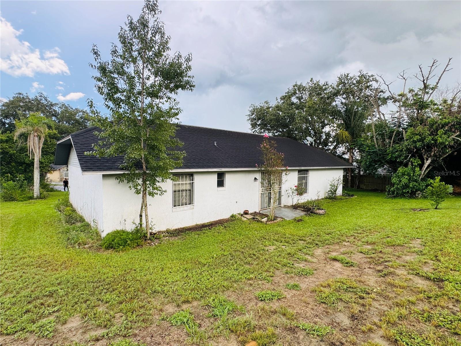 819 CHAMBERLAIN LOOP