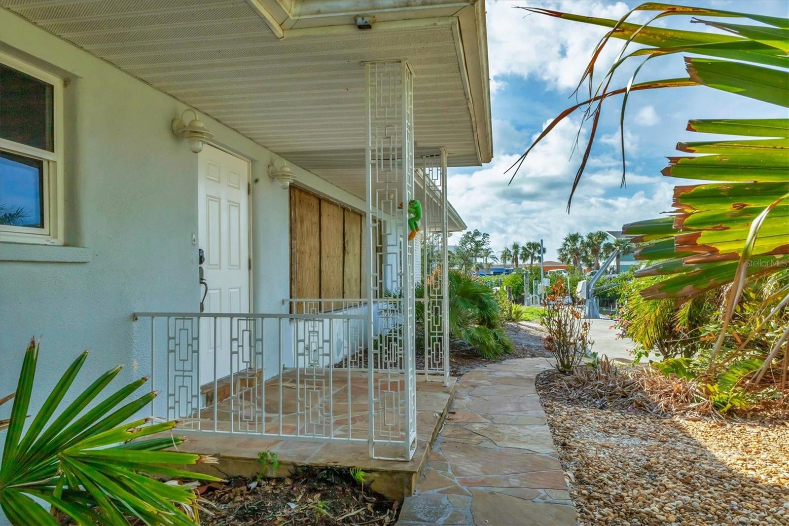 295 NORTH DRIVE