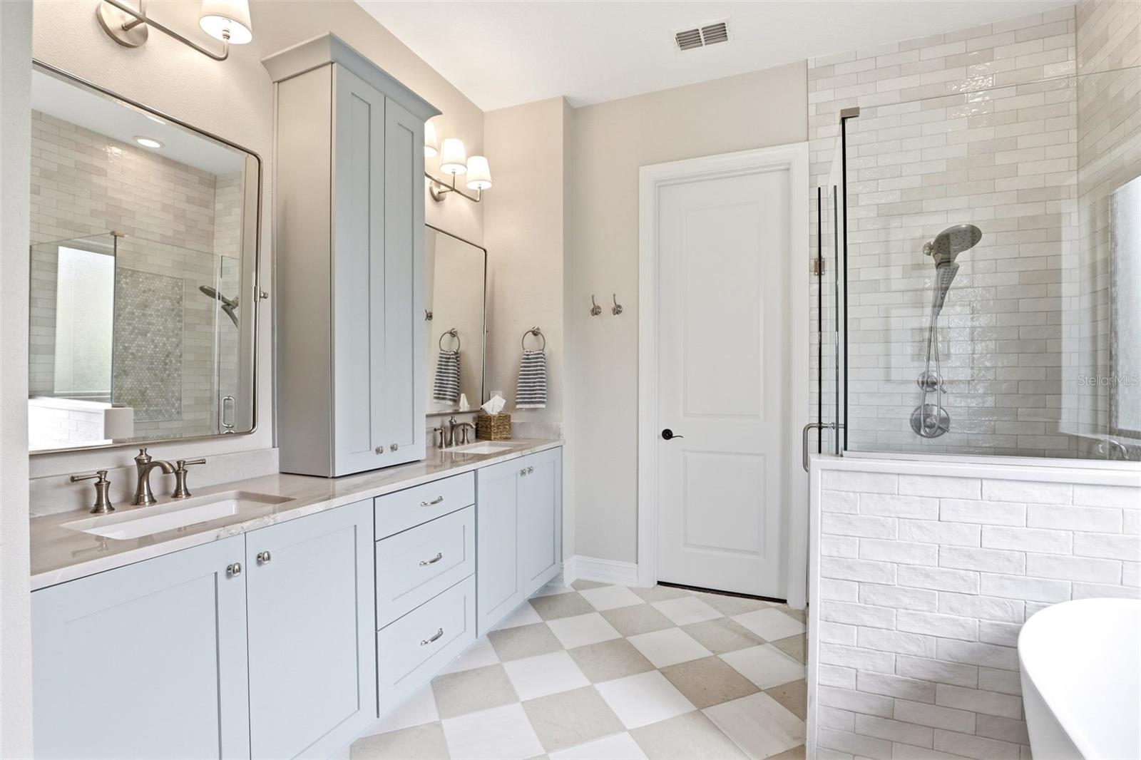 GREEN TERRACE V/140 LOT 3 BLK B - Residential