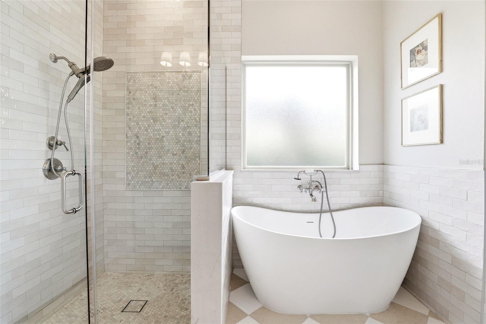 GREEN TERRACE V/140 LOT 3 BLK B - Residential