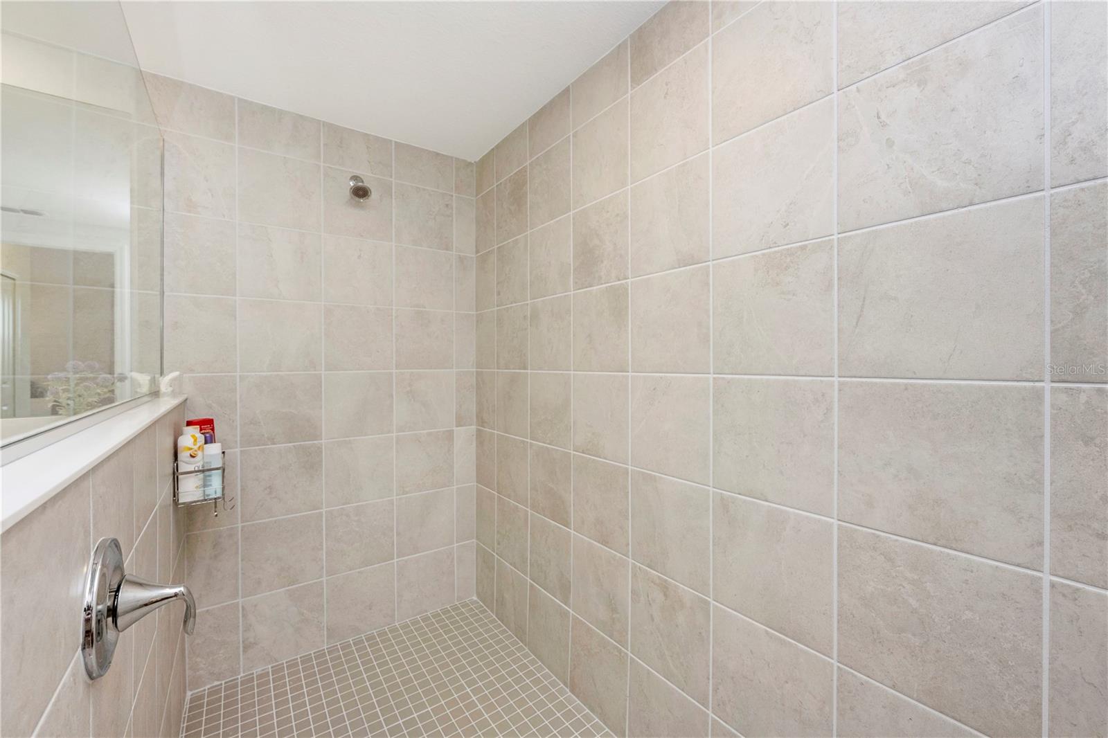 WELLEN PARK GOLF & COUNTRY CLUB - Residential Lease