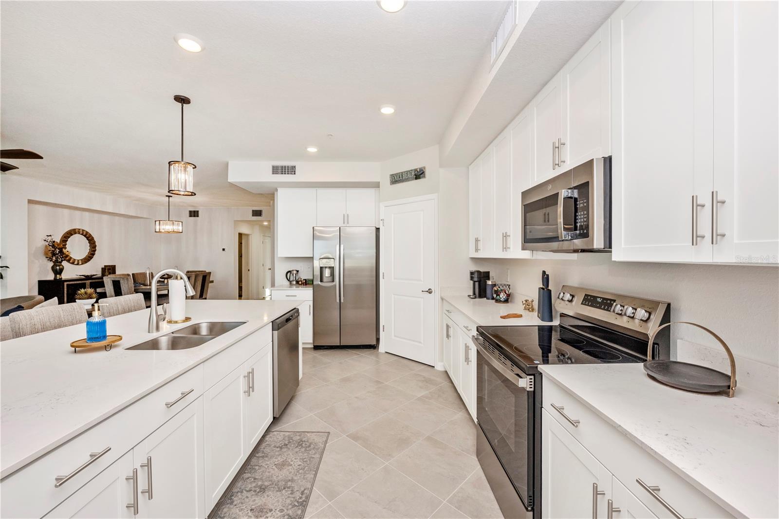 WELLEN PARK GOLF & COUNTRY CLUB - Residential Lease