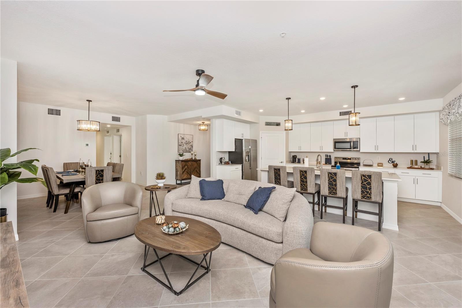 WELLEN PARK GOLF & COUNTRY CLUB - Residential Lease