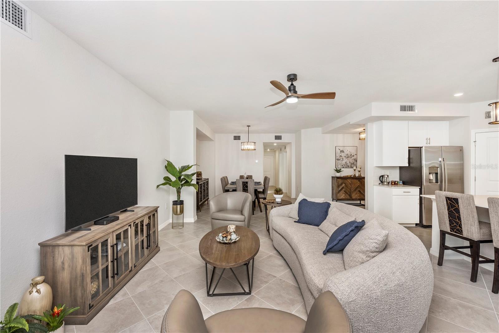 WELLEN PARK GOLF & COUNTRY CLUB - Residential Lease